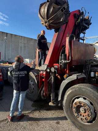 Sicurezza sul lavoro: stop a bar, officina, parrucchieria e hotel dopo i controlli dei carabinieri